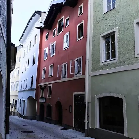 Modern Living In A Historical Surrounding דירה