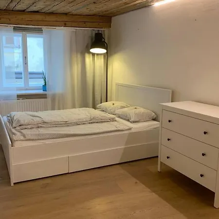 Modern Living In A Historical Surrounding דירה