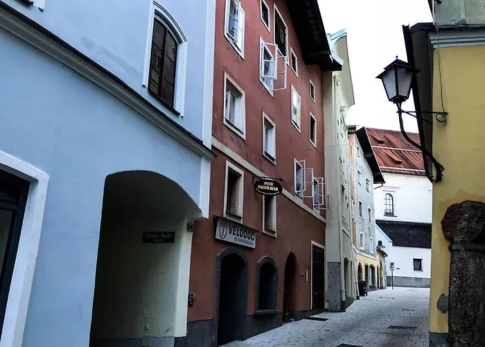 Modern Living In A Historical Surrounding アパート *