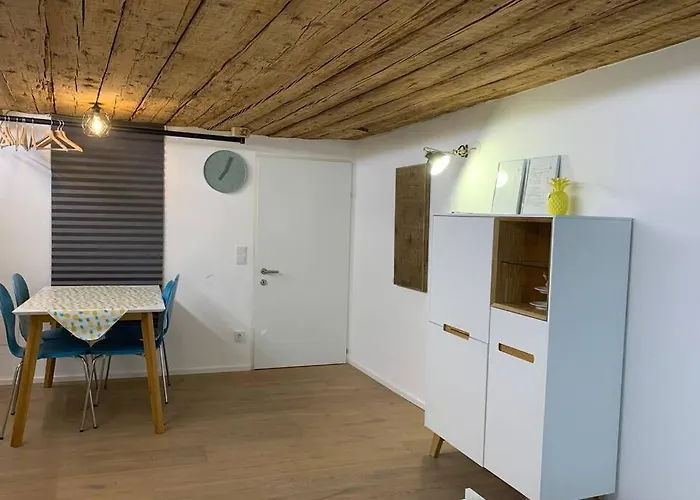 Modern Living In A Historical Surrounding アパート *